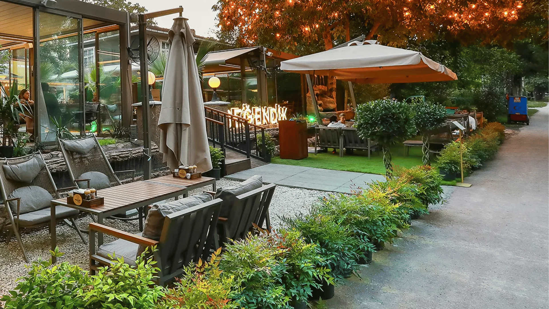 Ayrı Gezegen Cam Teras